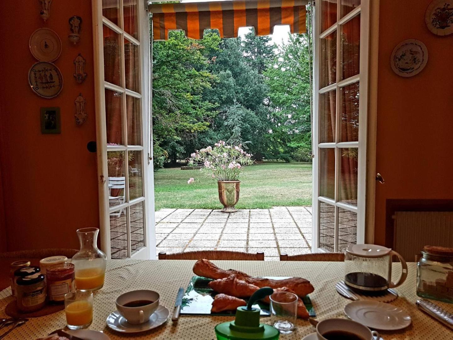 Les Allees Du Chateau Le Mazeau Εξωτερικό φωτογραφία